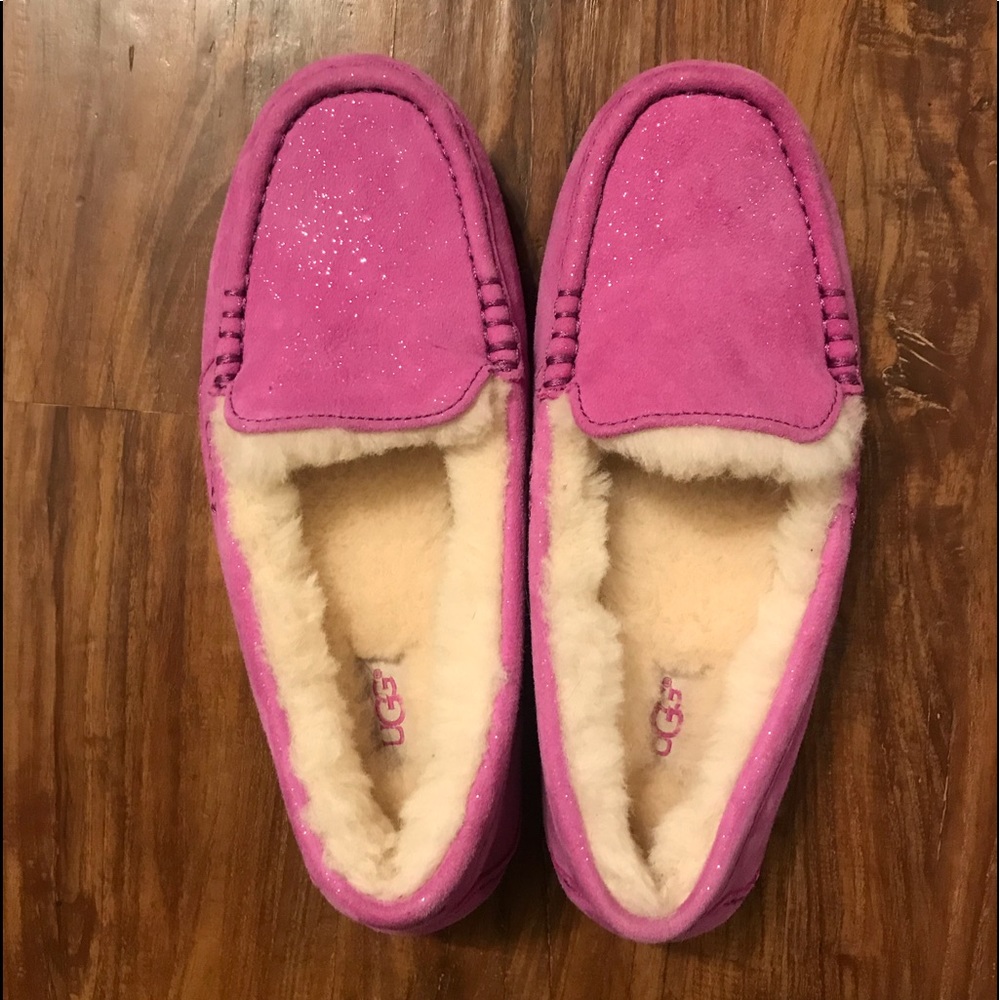 UGG SLIPPERS